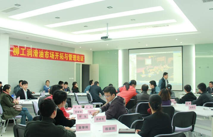 加强员工培训，提升销售专业技能